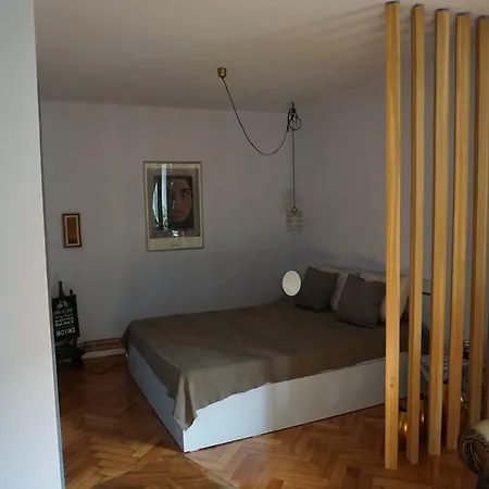 Elegant Studio + Parking In The Middle Of The City